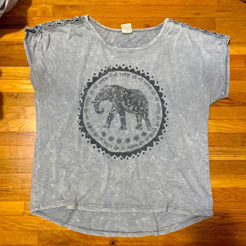 Rustic elephant T-shirt